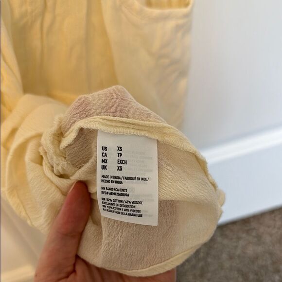 American Eagle Outfitters Cream Asymmetrical Tank - Picture 3 of 3